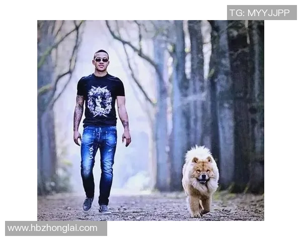 足球明星与他们心爱的狗狗们的温馨时刻与故事分享 足球明星与他们心爱的狗狗们的温馨时刻与故事分享