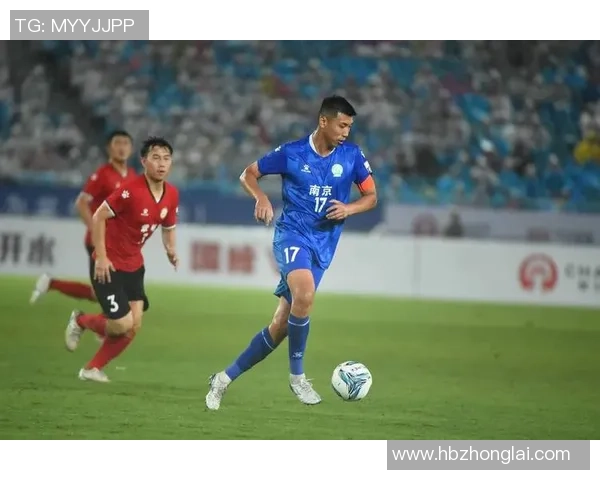 南京足球队边路渗透战术解析与实践探讨 南京足球队边路渗透战术解析与实践探讨